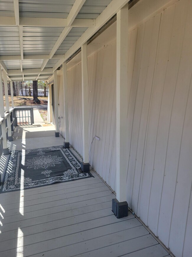 Building Photo - 133 Rugby Ct