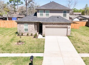 Building Photo - 410 Magnolia Ln