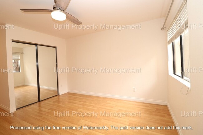 Building Photo - 1 Bed 1 Bath downstairs unit