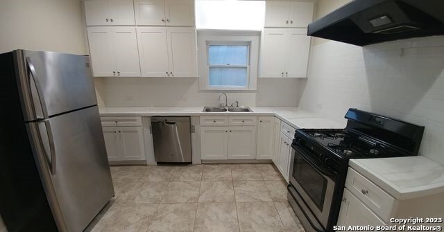 Building Photo - 821 W Woodlawn Ave