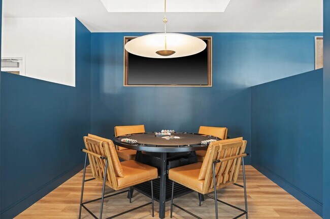 Entretenga a sus invitados en el salón club de Modera Newton. - Modera Newton