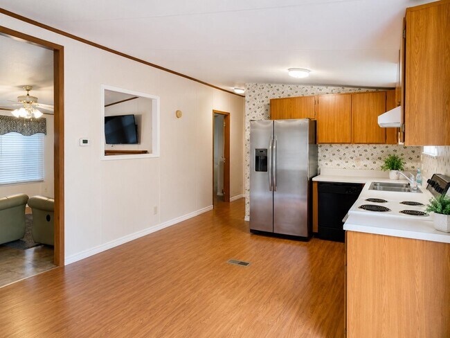 Building Photo - 691 Beaver