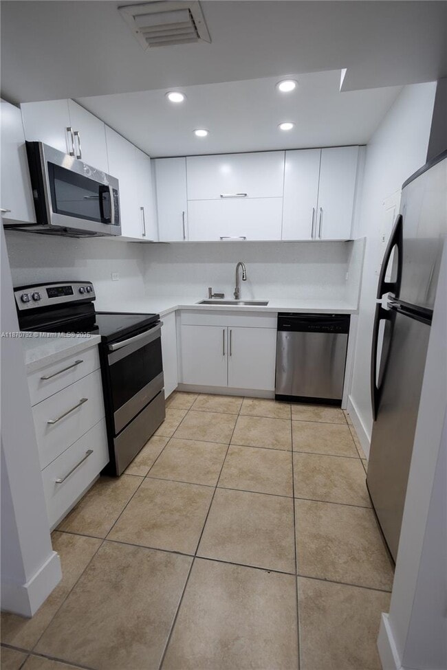 Foto del edificio - 1720 NW N River Dr