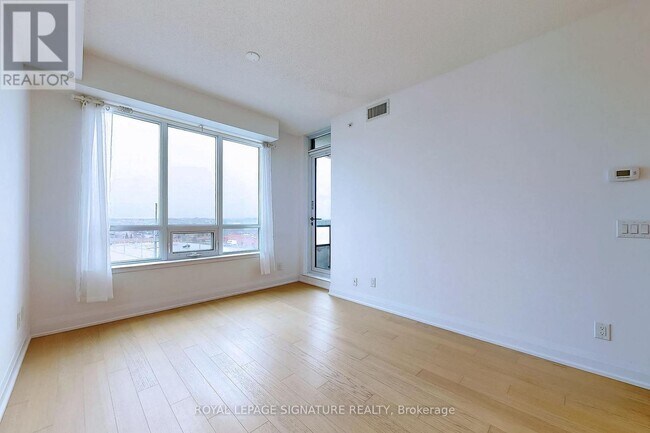 Photo du bâtiment - 9582-9582 Markham Rd