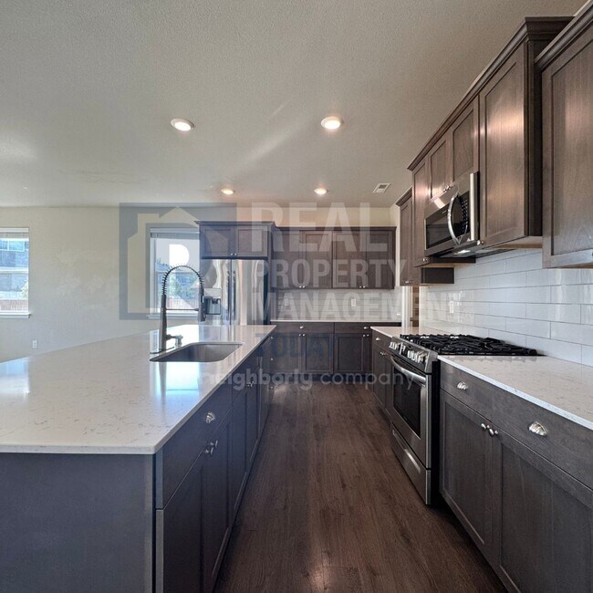 Foto del edificio - Beautiful Modern 3 Bedroom In Puyallup!!