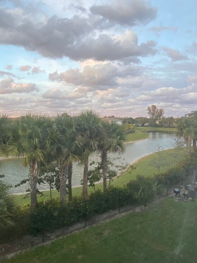 1021 Crystal Lake Dr, Deerfield Beach, FL 33064 Apartments in Deerfield Beach, FL