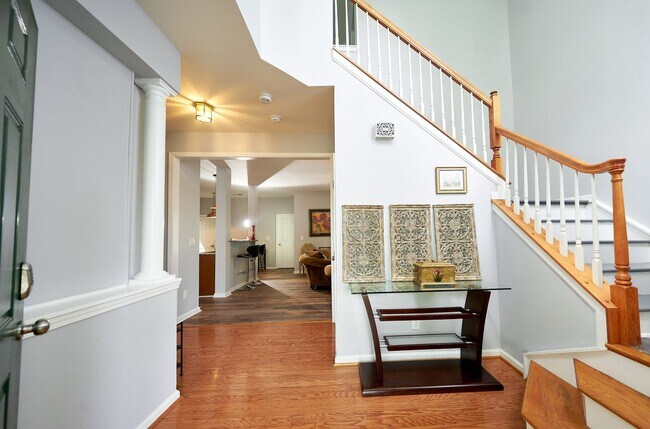 Foto del edificio - 5 Bedroom 4 Bath Single Family Home with G...