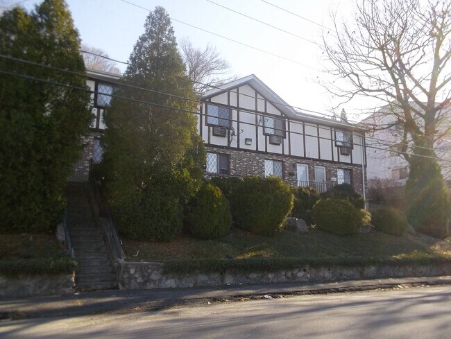 Foto del edificio - 232 Waterville St