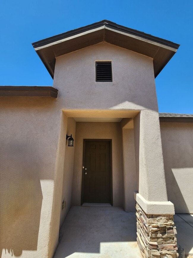 Building Photo - 7039 Chaco St