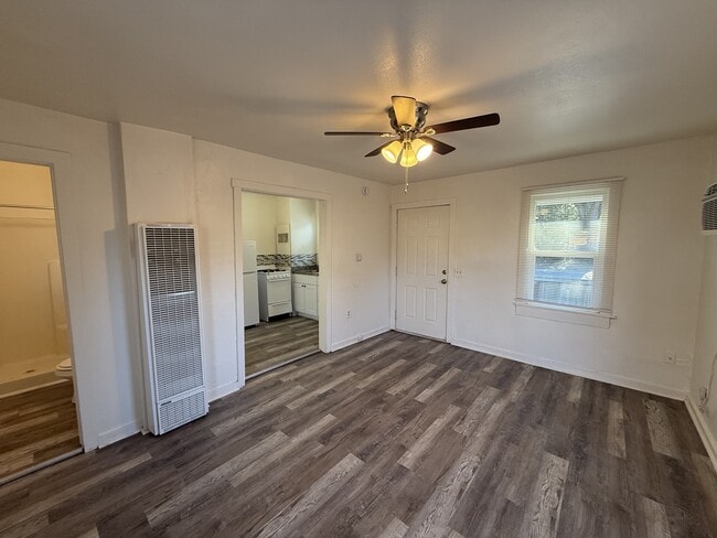 Building Photo - 919 Sycamore St