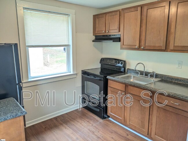 Foto del edificio - 201 Chandler Dr