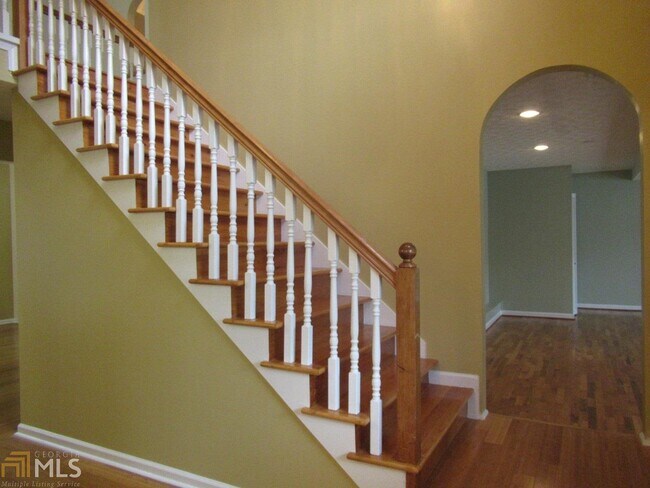 Building Photo - 3525 Bethesda Park Ct