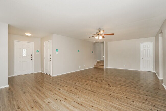 Foto del edificio - 223 Mallow Grove