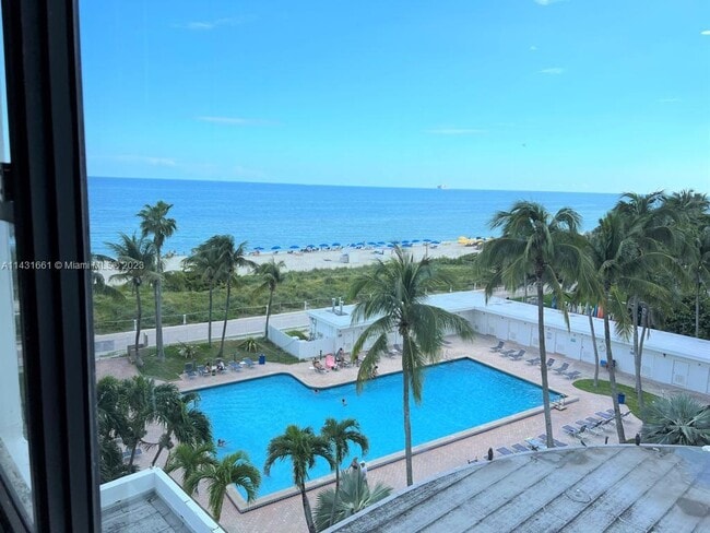 Building Photo - 6345 Collins Ave