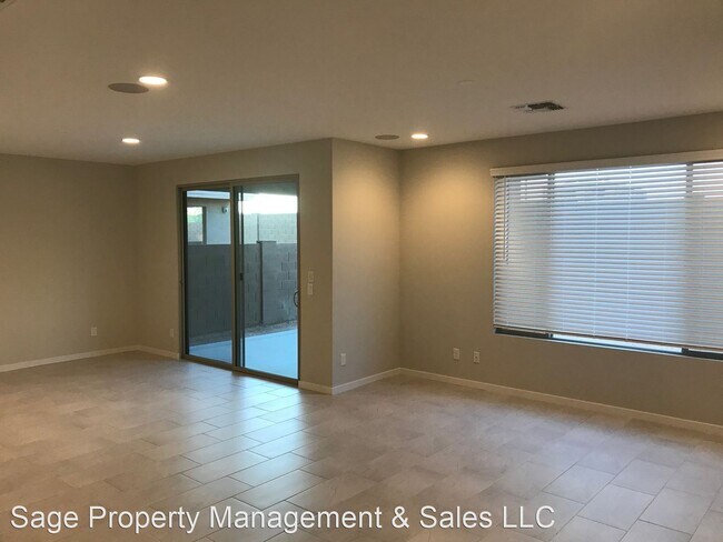 Building Photo - 3 br, 2.5 bath House - 3116 E Tina Dr