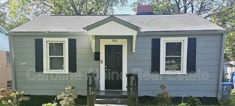 Primary Photo - 606 S Ellis St