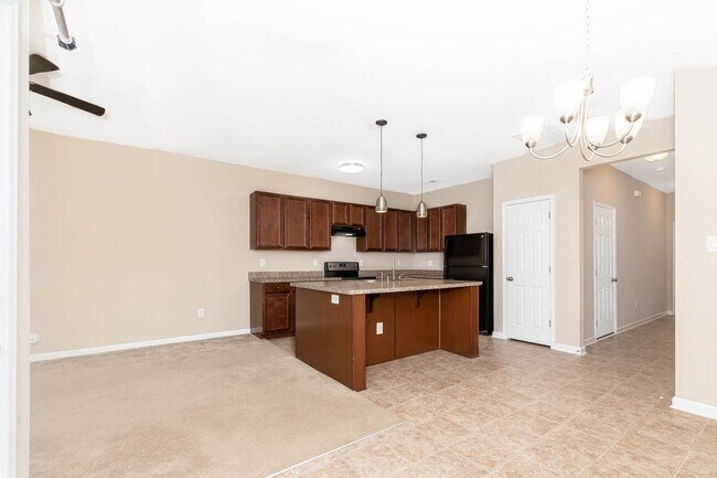 Foto del edificio - Beautiful 3 bedroom 2 Bath Town Home in Wi...