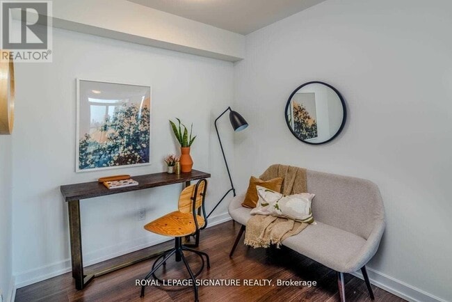 Building Photo - 18 Erskine Ave