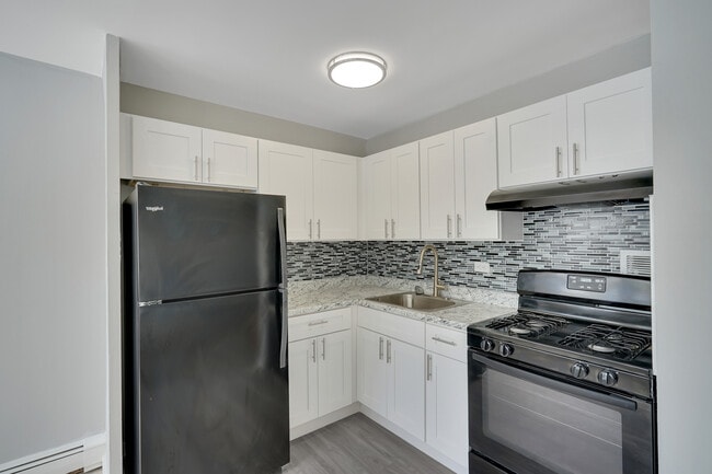 Building Photo - Woods Edge Apartment Homes