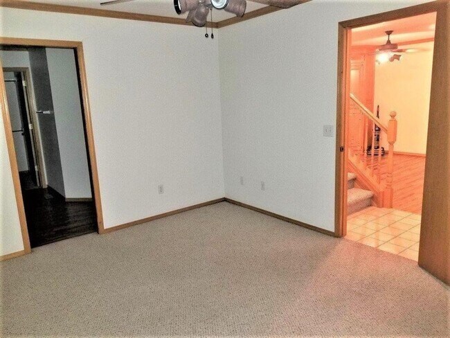 Building Photo - Rogers - Plentywood