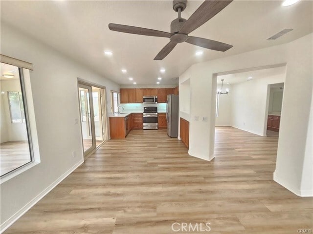 Building Photo - 701 Caliente Way