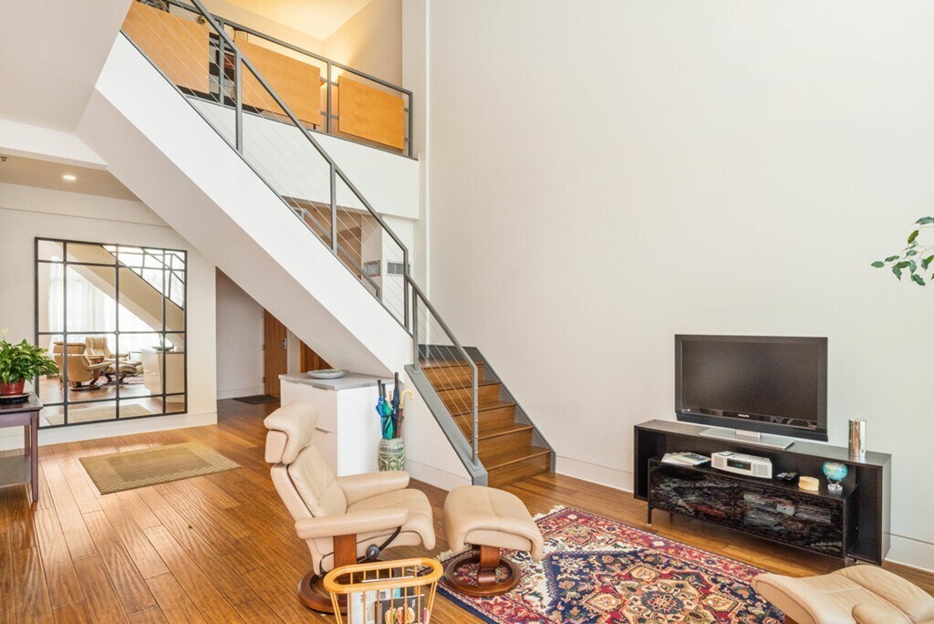 Foto principal - 725 Harrison Ave