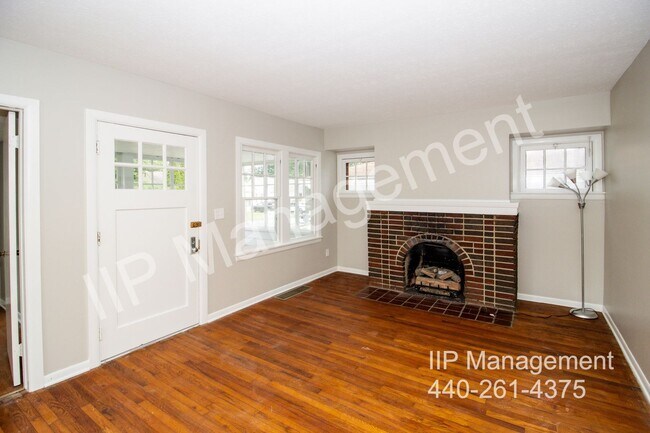 Foto del edificio - 6177 Iroquois Trail
