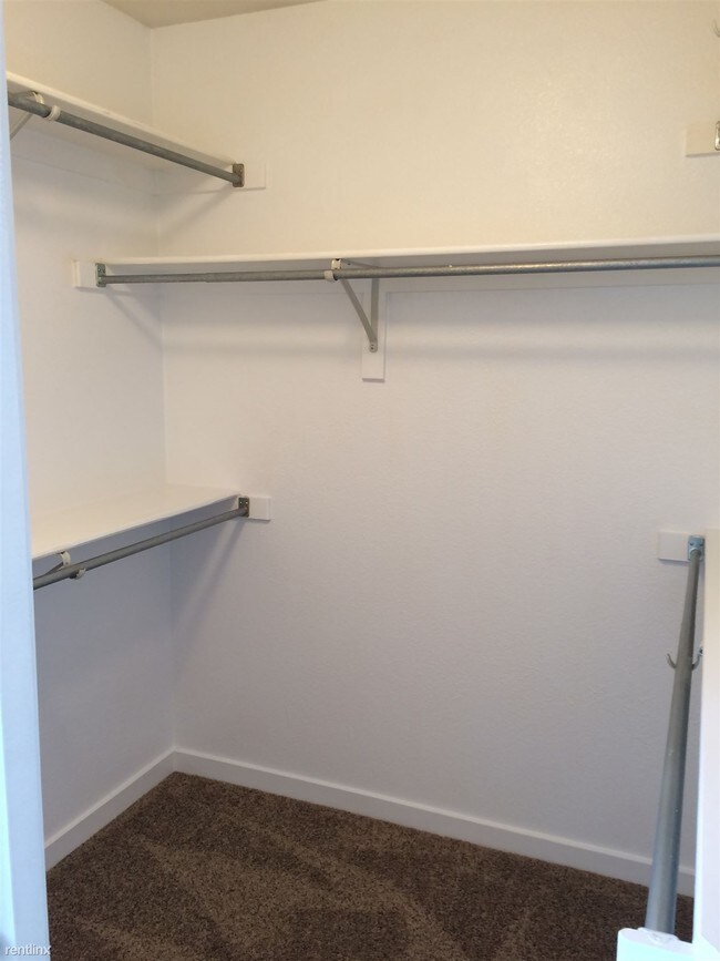 Building Photo - 515 Ridgeview Dr