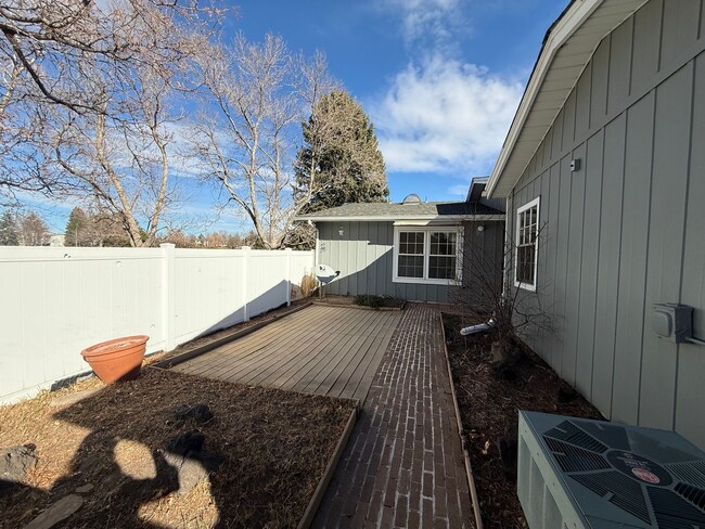 Photo - Spacious home right on the goldfcourse