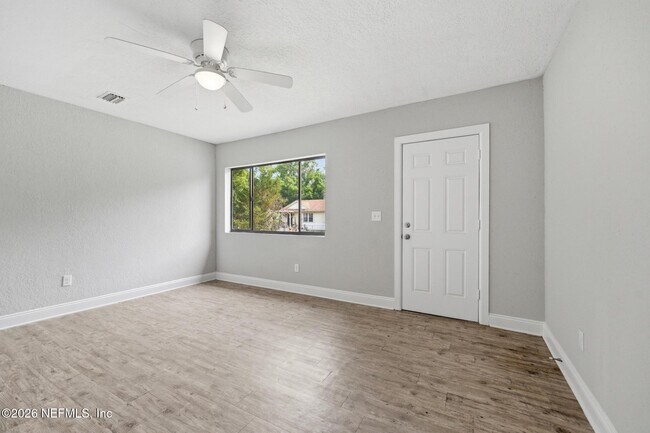 Foto del edificio - 3055 2nd St Cir