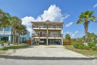 Building Photo - 5703 Rudolph Ave