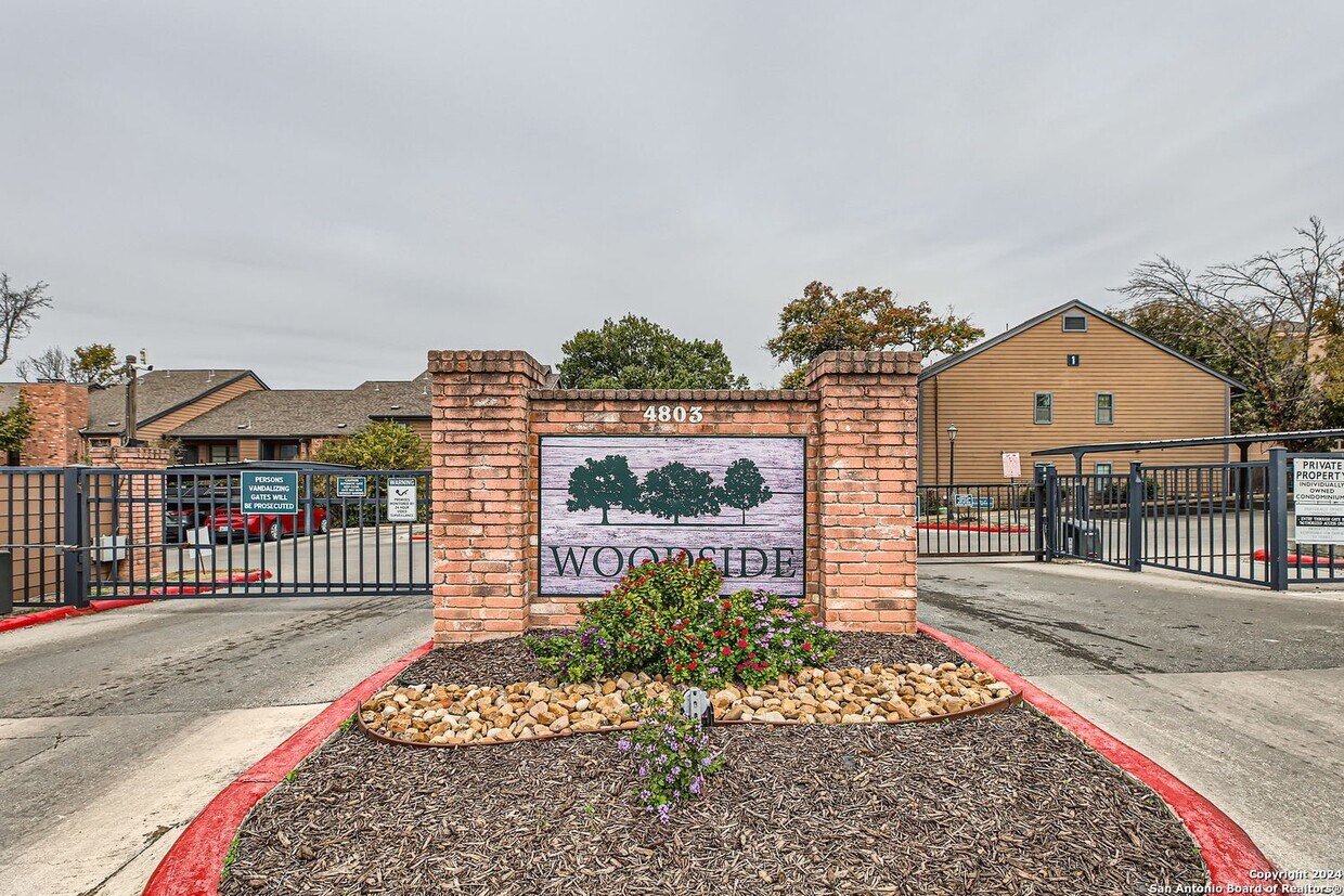 Foto principal - 4803 Hamilton Wolfe Rd