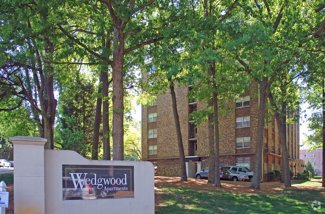 Building Photo - Wedgwood Apartments