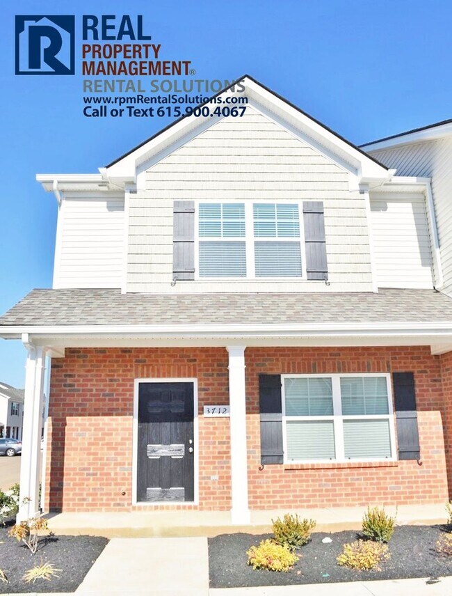 Foto del edificio - Amazing 3BR/2.5BA Mboro townhome 1mi from I-24! Triple Blackman Schools!