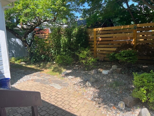 private, small back yard - 1310 Astor St