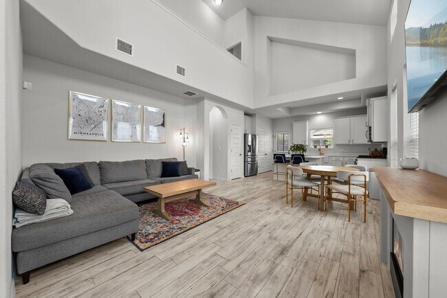 Building Photo - 6413 Mary Lewis Dr