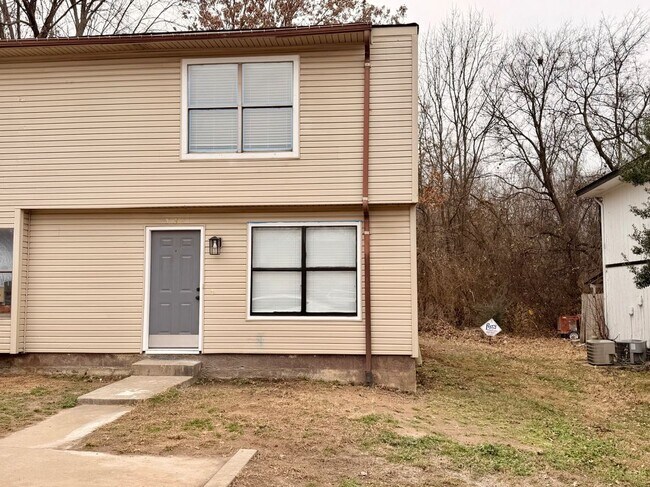 Building Photo - 531 N Betty Jo Dr