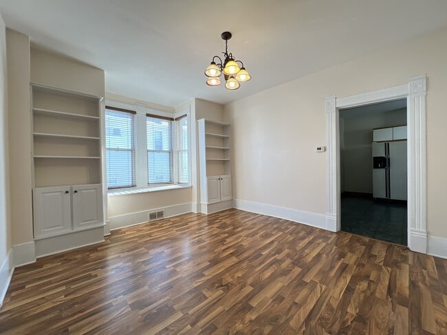 Building Photo - 1950 Bennett St