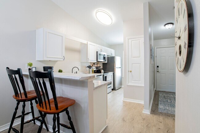 Building Photo - Welcoming & Bright 2 Bed/1 Bath Patiohome ...