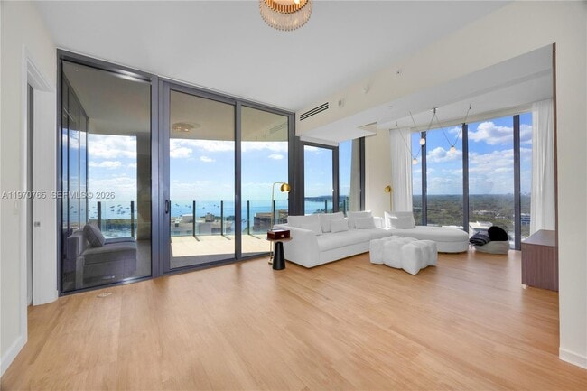 Foto del edificio - 2831 S Bayshore Dr