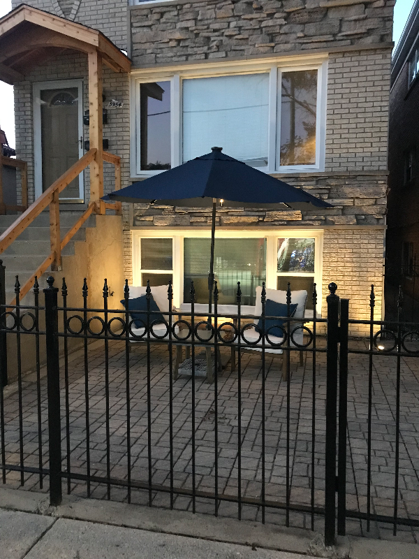 Foto del edificio - 5954 W Higgins Ave