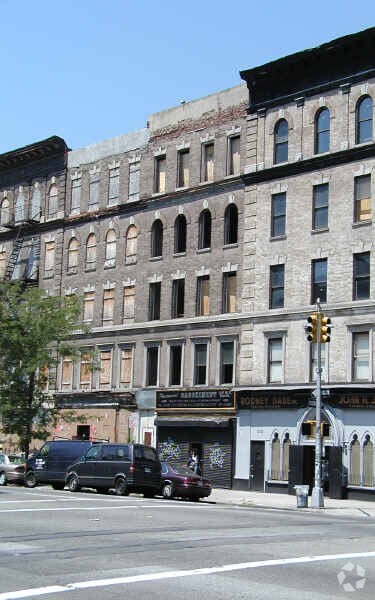 Primary Photo - 2330 7th Ave