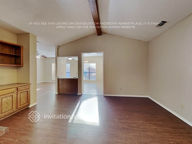 Building Photo - 2031 Crestside Dr