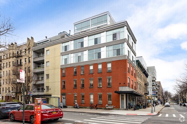 Foto del edificio - St. John's Heights Condominium