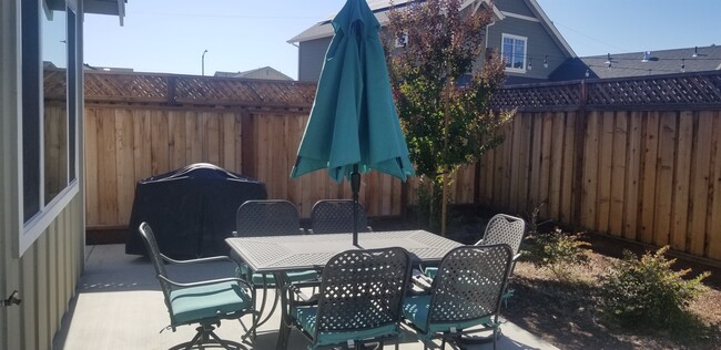 Foto del edificio - 1617 Kerry Ln