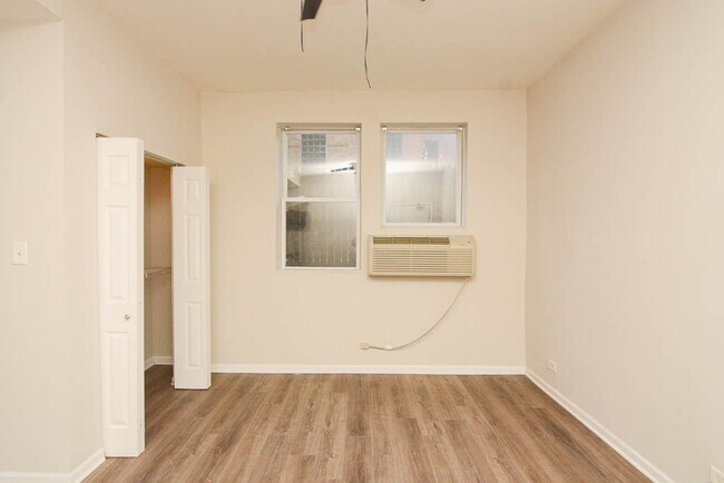 Foto del edificio - 1627 N Humboldt Blvd