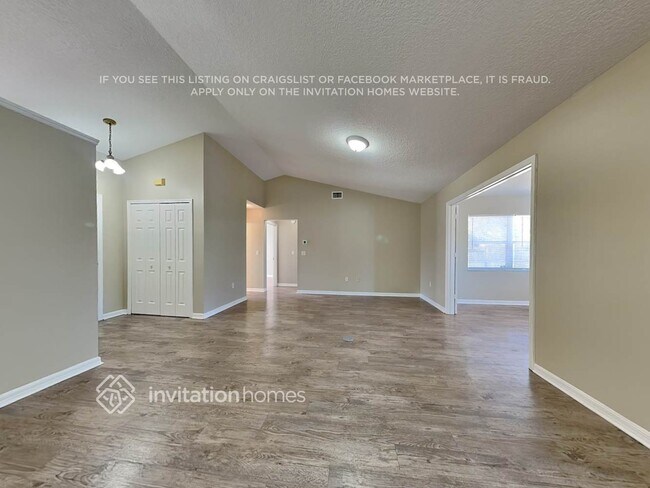 Building Photo - 1318 Lake Idamere Blvd