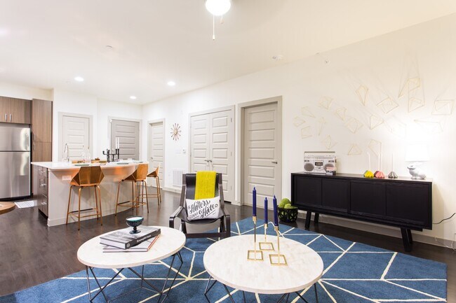 Building Photo - Trendy Studio Apartment: Your Urban Oasis ...