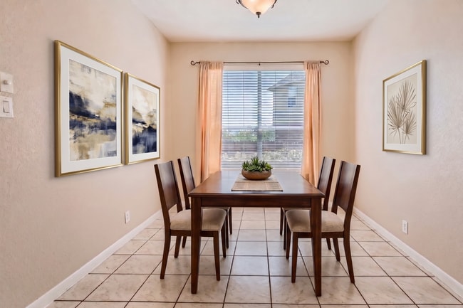 Building Photo - 806 Cielo Way
