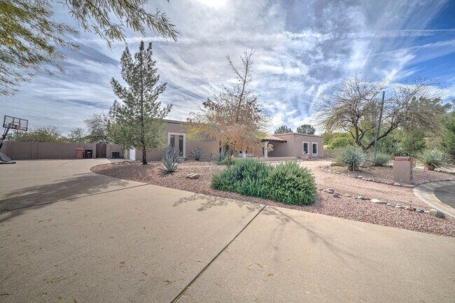 Foto del edificio - 8325 East Wethersfield Road